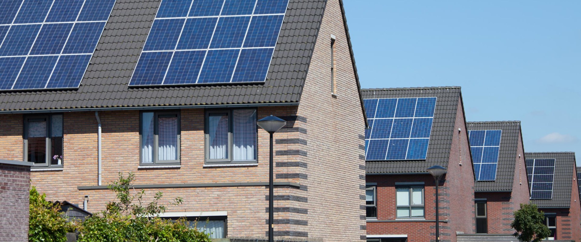 Hoeveel geld krijg je terug van zonnepanelen uk?